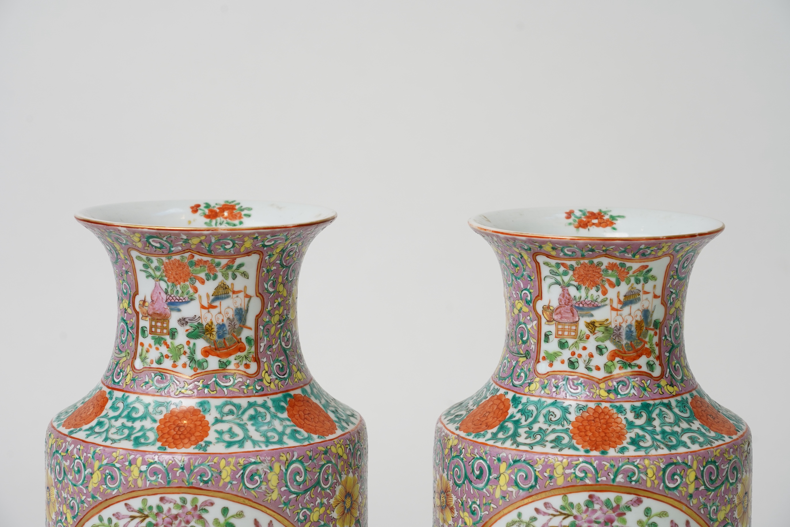 A pair of Chinese famille rose vases, early 20th century
